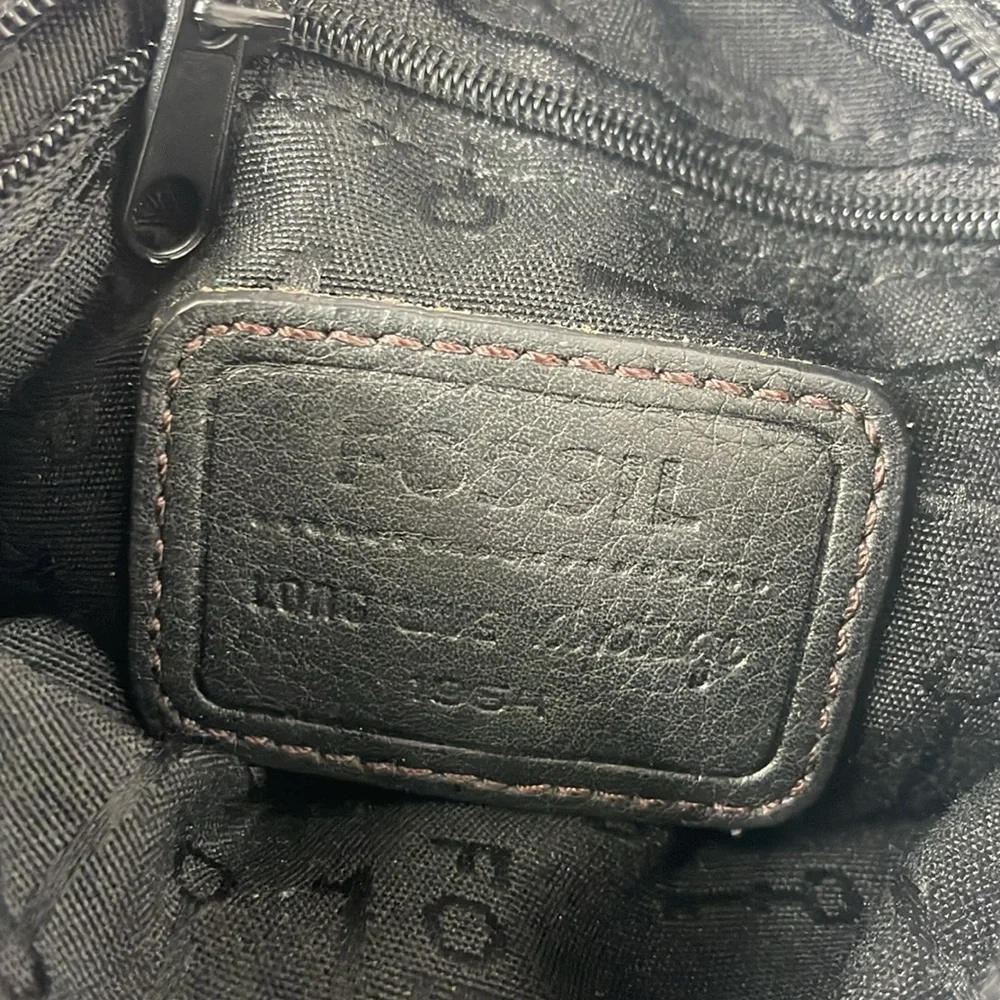 Fossil Leather Crossbody Black Leather Bag - lg front pocket -inside zip pocket